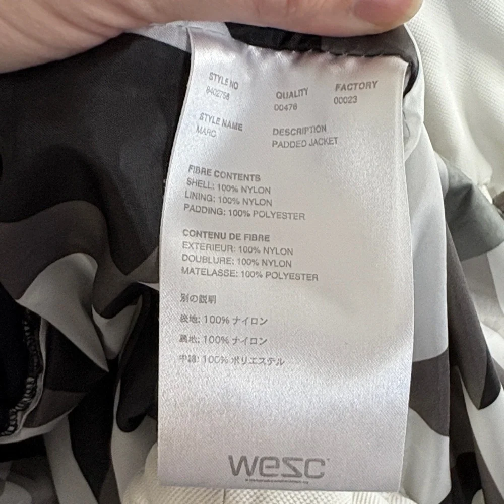 WESC Men's L Classic White Snowboard/Snow Jacket
